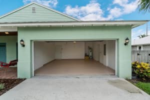 411 NW 7th Street, Boynton Beach, FL 33426 Sold 04/07/25