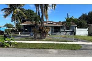 1520 NW 33rd Terrace Terrace, Lauderhill, FL 33313 - MLS#R11037156