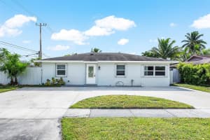 8100 SW 7th Court, North Lauderdale, FL 33068 Sold 01/16/25