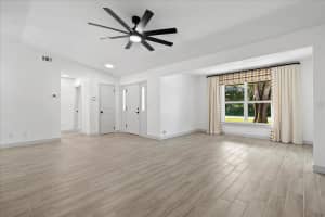 810 Bradley Street, Fort Pierce, FL 34982 - MLS#R11037424