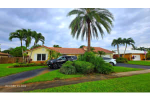 660 SW 75th Terrace, Plantation, FL 33317 Sold 05/30/25