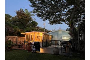 214 2nd Avenue N, Lake Worth Beach, FL 33460 Sold 03/31/25