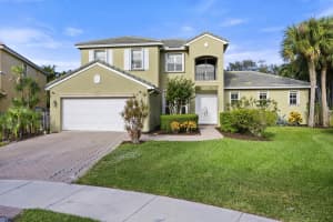 129 Magnolia Way, Tequesta, FL 33469 Sold 12/23/24