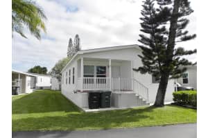 142 Mockingbird Avenue 142, Fort Pierce, FL 34982 Sold 04/24/25