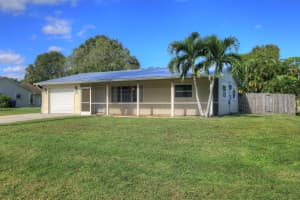 767 Rolling Hill Drive, Sebastian, FL 32958 Sold 12/30/24