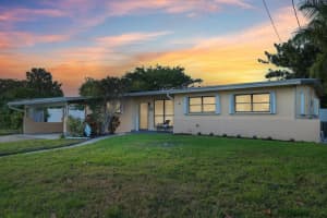 220 Greenbrier Drive, Palm Springs, FL 33461 Sold 04/07/25