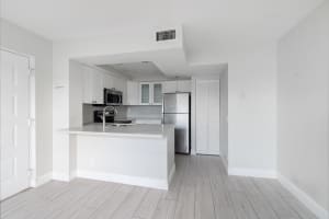 718 Executive Center Drive 27, West Palm Beach, FL 33401 Sold 02/14/25