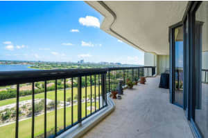1900 Consulate Place 1702, West Palm Beach, FL 33401 - MLS#R11038258