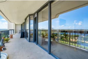 1900 Consulate Place 1702, West Palm Beach, FL 33401 - MLS#R11038258