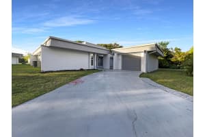 5305 W Palm Circle, Tamarac