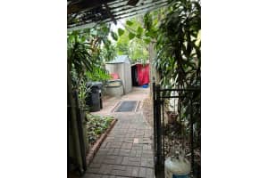 330 SW 16th Street, Fort Lauderdale, FL 33315 Sold 02/07/25