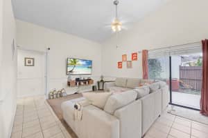 4 Kyle Way, Boynton Beach, FL 33426 Sold 01/24/25