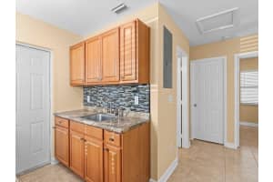 3815 44th Place, Vero Beach, FL 32967 Sold 02/14/25