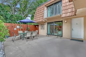 857 Blue Ridge Circle 0, West Palm Beach, FL 33409 Sold 04/01/25