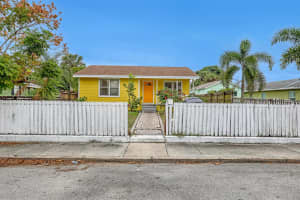 218 S C Street, Lake Worth Beach, FL 33460 Sold 04/28/25