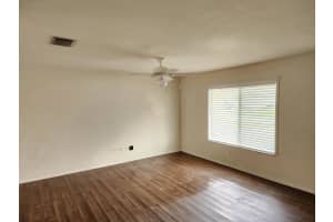 531 SE Tanner Avenue, Port Saint Lucie, FL 34984 Sold 01/27/25