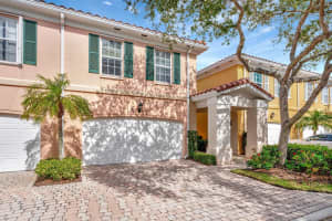 15 Laurel Oaks Circle, Tequesta, FL 33469 Sold 04/02/25