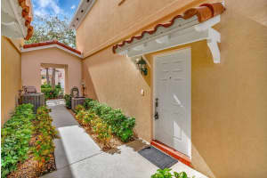 15 Laurel Oaks Circle, Tequesta, FL 33469 Sold 04/02/25