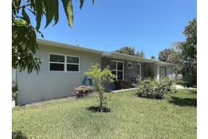 595 Se Airoso Boulevard, Port Saint Lucie