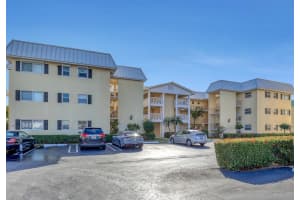 17 Colonial Club Drive 201, Boynton Beach, FL 33435 Sold 03/11/25