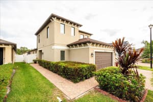 140 SE Via Visconti, Port Saint Lucie, FL 34952 Sold 02/04/25