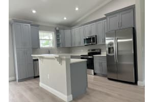 581 SE 36th Terrace, Okeechobee, FL 34974 Sold 07/11/25