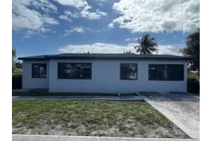302 SW 10th Avenue 1-2, Delray Beach, FL 33444 Sold 05/09/25