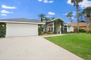 14816 Paddock Drive, Wellington, FL 33414 Sold 01/21/25