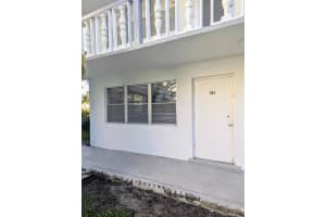 353 Sheffield O, West Palm Beach, FL 33417 Sold 05/06/25
