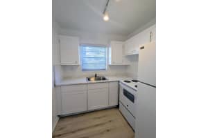 353 Sheffield O, West Palm Beach, FL 33417 Sold 05/06/25