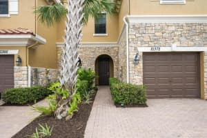10372 Wellington Parc Drive, Wellington, FL 33414 Sold 12/27/24