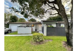 119 Conaskonk Circle, Royal Palm Beach, FL 33411 Sold 12/20/24