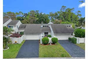 12813 Spinnaker Lane, Wellington, FL 33414 Sold 08/28/25