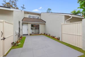 12813 Spinnaker Lane, Wellington, FL 33414 Sold 08/28/25