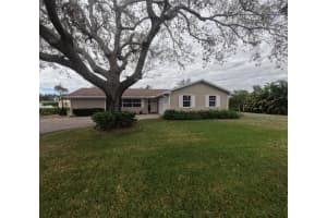 43 Yacht Club Place, Tequesta, FL 33469 Sold 02/14/25