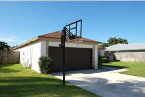148 Arrowhead Circle, Jupiter, FL 33458 Sold 04/16/25