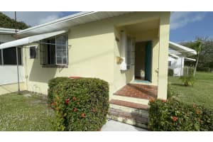 1201 N Palmway, Lake Worth Beach, FL 33460 Sold 03/03/25