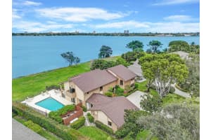 2504 Embassy Drive, West Palm Beach, FL 33401 Sold 01/31/25