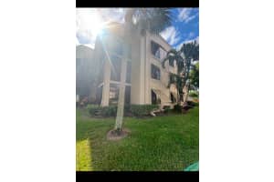 10092 Cedar Point Boulevard 101, Boynton Beach, FL 33437 Sold 02/21/25