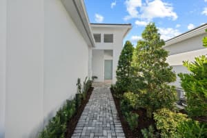 4870 Saint Armands Way, Westlake, FL 33470 Sold 04/15/25