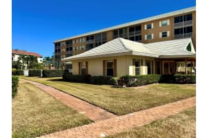 308 Golfview Road 104, North Palm Beach, FL 33408 Sold 03/03/25