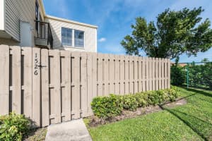 1526 Shaker Circle, Wellington, FL 33414 Sold 03/14/25