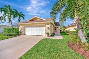 242 E East River Park Drive, Jupiter, FL 33477 Sold 03/04/25
