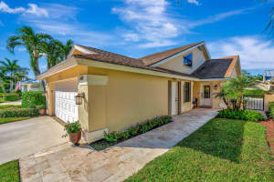 242 E East River Park Drive, Jupiter, FL 33477 Sold 03/04/25
