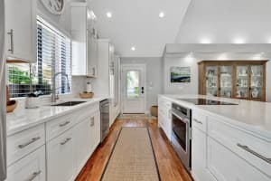 242 E East River Park Drive, Jupiter, FL 33477 Sold 03/04/25