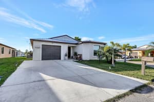 30 Nogales Way, Port Saint Lucie, FL 34952 Sold 04/11/25