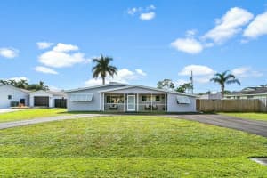 121 W Pine Tree Avenue, Lake Worth, FL 33467 Sold 01/21/25