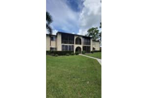 321 Knotty Pine Circle, Greenacres, FL 33463 - MLS#R11040804