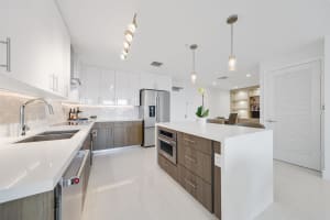 236 Se 5th Avenue 305, Delray Beach, FL 33483 Sold 02/28/25