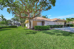 1 S Lakeshore Drive, Hypoluxo, FL 33462 Sold 06/27/25